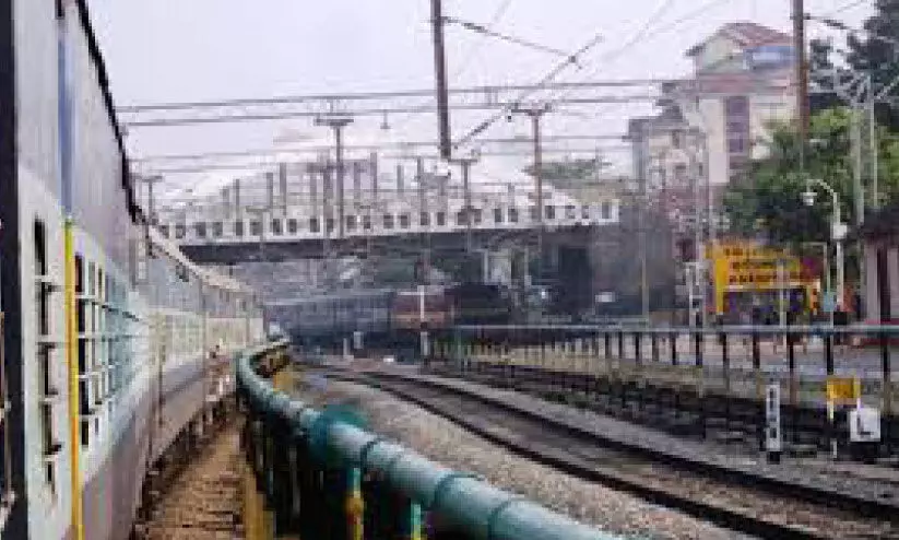 ര​ജ​നു​​ഗു​ണ്ഡെ​യി​ൽ ട്രെ​യി​നു​ക​ൾ​ക്ക് നി​യ​ന്ത്ര​ണം