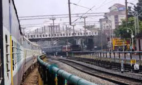 ര​ജ​നു​​ഗു​ണ്ഡെ​യി​ൽ ട്രെ​യി​നു​ക​ൾ​ക്ക് നി​യ​ന്ത്ര​ണം