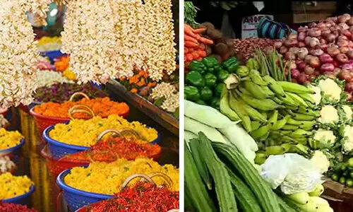 ഉത്രാടം നാളെ; ഓണത്തിരക്കിലമർന്ന്​ നാടും നഗരവും