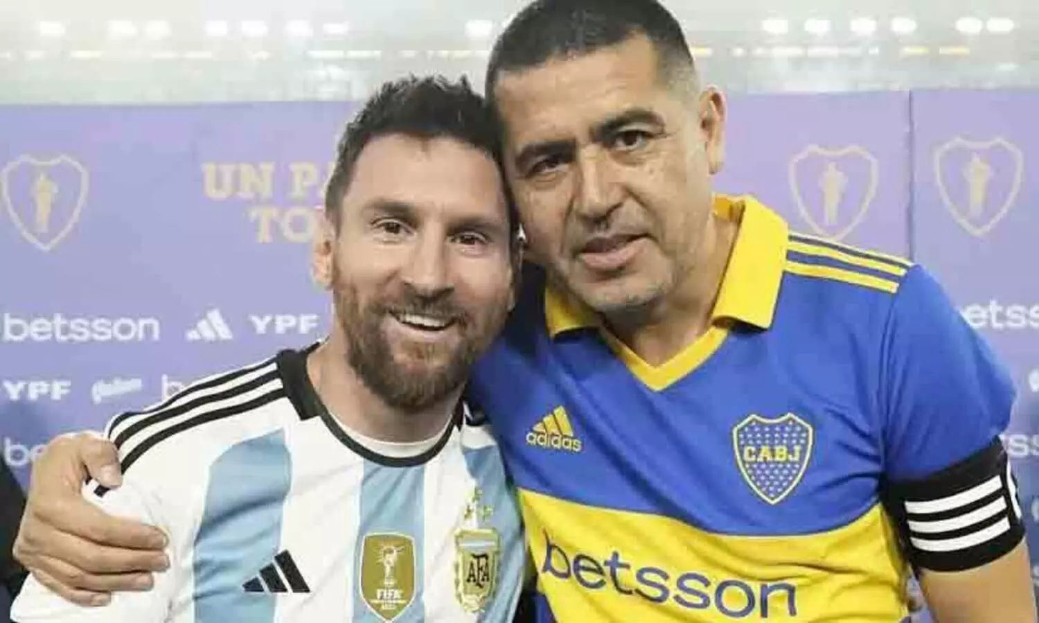 മെസ്സി അടുത്ത ലോകകപ്പിലും കളിക്കും, ഞങ്ങൾക്ക് അദ്ദേഹത്തെ വേണം; ഇതിഹാസ താരം റിക്വൽമി