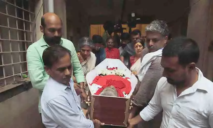 ലാൽ സലാം സീതാറാം! റെഡ് സല്യൂട്ട് സീതാറാം...!