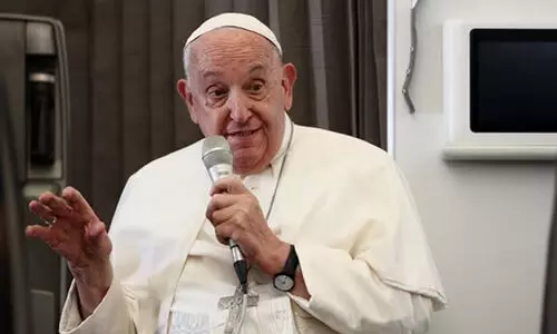 കമലയേയും ട്രംപിനേയും വിമർശിച്ച് മാർപാപ്പ; ​രണ്ട് തിന്മകളിൽ ചെറുത് തെരഞ്ഞെടുക്കുക