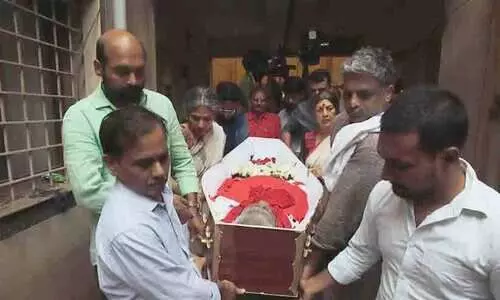 ലാൽ സലാം സീതാറാം! റെഡ് സല്യൂട്ട് സീതാറാം...!