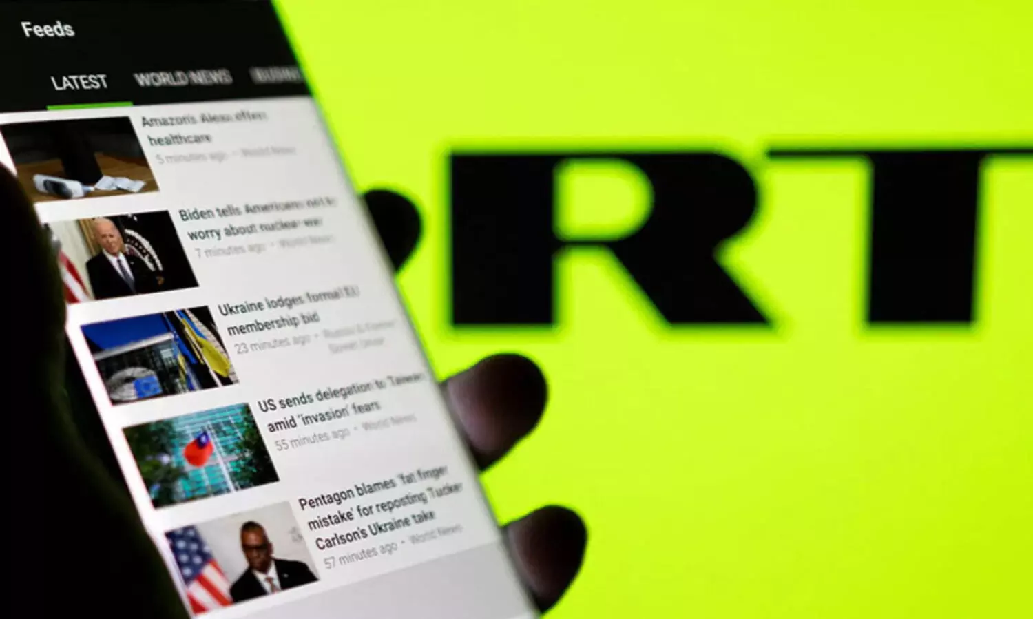 യു.എസ് ഉപരോധത്തിനു പിന്നാലെ   റഷ്യൻ മാധ്യമങ്ങളെ വിലക്കി ‘മെറ്റ’