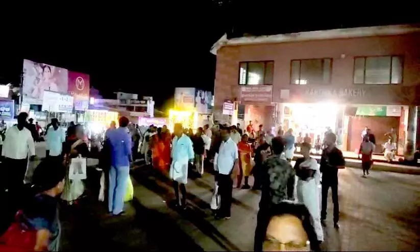 തിരുവോണ നാളിൽ സർവിസ്​ റദ്ദാക്കി; കാട്ടാക്കട കെ.എസ്​.ആർ.ടി.സി ഡിപ്പോയിലെത്തിയവർ വലഞ്ഞു