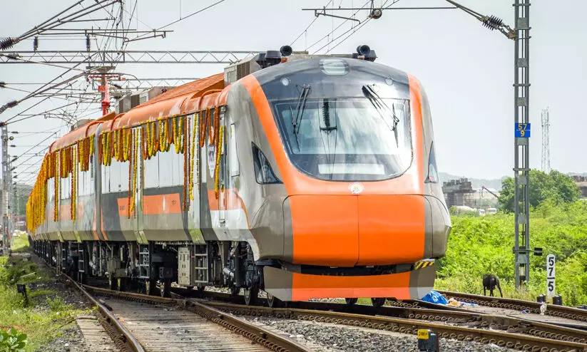 vande bharat metro 987877 vande bharat metro 987877