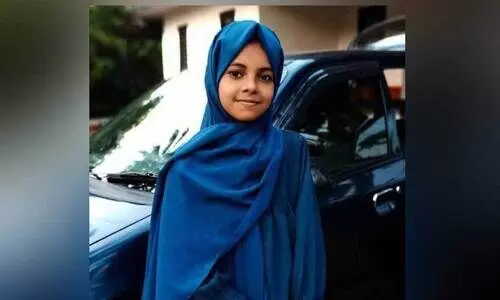 വ​യ​നാ​ട് ദു​ര​ന്ത ക​രി​ക്കേ​ച്ച​റു​മാ​യി അ​ഞ്ചാം ക്ലാ​സ് വി​ദ്യാ​ർ​ഥി​നി