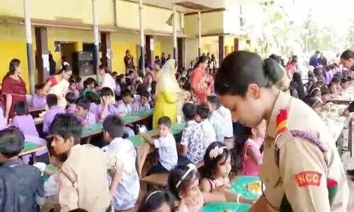 അതിജീവിതർക്ക് ഓണമധുരമേകി നാട്