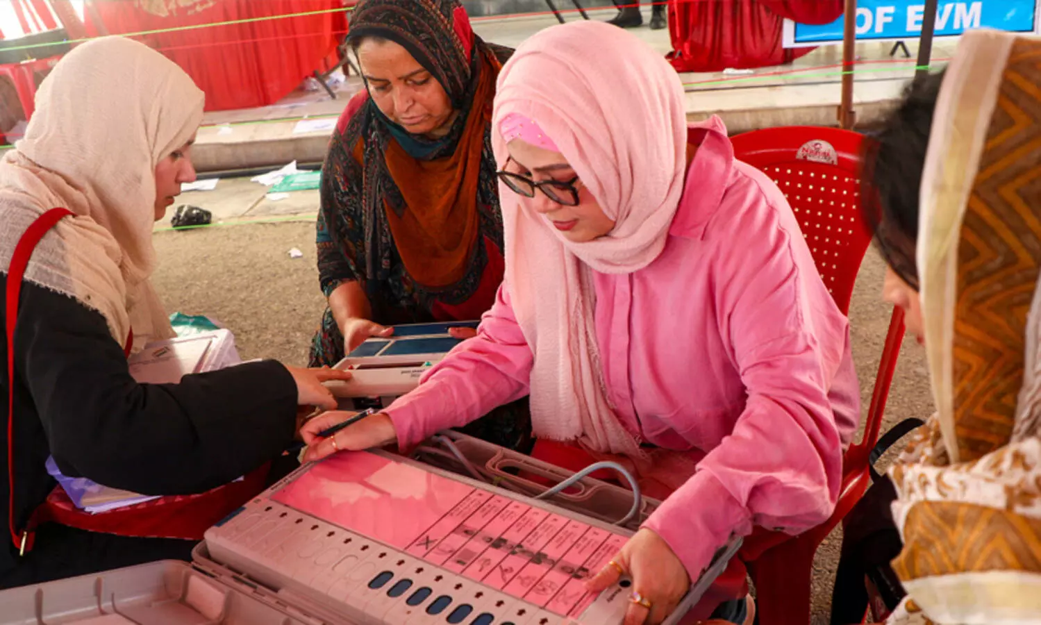 ജമ്മു കശ്മീർ നിയമസഭ തെരഞ്ഞെടുപ്പ്: ഒന്നാം ഘട്ടത്തിൽ മികച്ച പോളിങ്