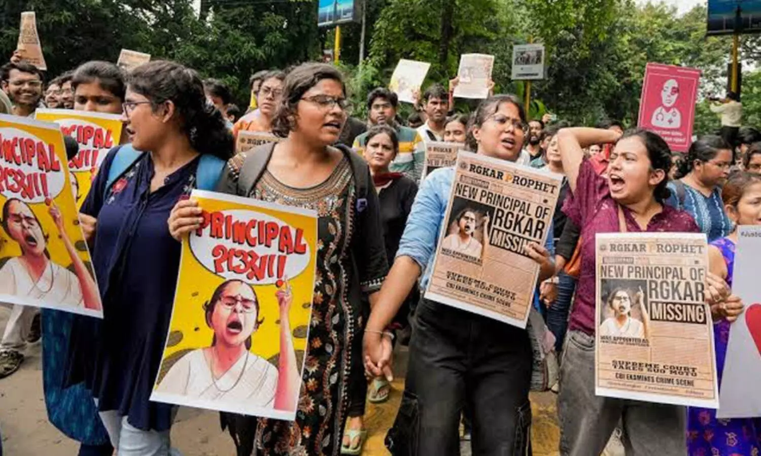 ബംഗാളിൽ സമരം പിൻവലിക്കാതെ ജൂനിയർ ഡോക്ടർമാർ