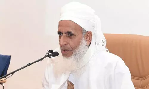 ഗ്രാ​ൻ​ഡ് മു​ഫ്തി ശൈ​ഖ് അ​ഹ​മ്മ​ദ്  ബി​ൻ ഹ​മ​ദ് അ​ൽ ഖ​ലീ​ലി