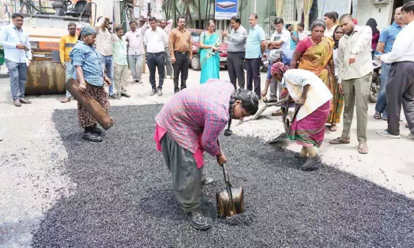 ബംഗളൂരുവിലെ റോഡ് നവീകരണത്തിന് 660 കോടി നീക്കിവെക്കാൻ ബി.ബി.എം.പി ബംഗളൂരുവിലെ റോഡ് നവീകരണത്തിന് 660 കോടി നീക്കിവെക്കാൻ ബി.ബി.എം.പി