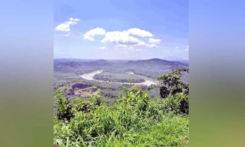 സു​ര​ക്ഷ​യൊ​രു​ക്കി​യാ​ൽ ആ​മ​സോ​ൺ വ‍്യൂ ​പോ​യ​ന്‍റ് ടൂ​റി​സം കേ​ന്ദ്ര​മാ​ക്കാം