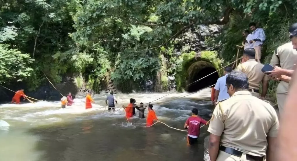 ഓണാവധിക്ക് മുത്തച്ഛന്റെ വീട്ടിലെത്തിയ രണ്ട് കുട്ടികളെ ഡാമിൽ കാണാതായി; ഒരാളുടെ മൃതദേഹം കണ്ടെടുത്തു