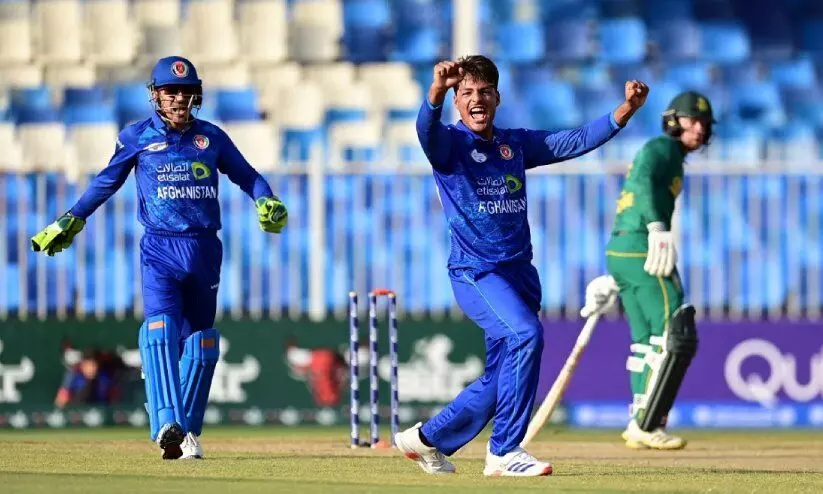 പ്രോട്ടീസിനെ എറിഞ്ഞിട്ട് അഫ്ഗാനിസ്താൻ, 106ന് പുറത്ത്; ഏകദിനത്തിൽ ചരിത്ര വിജയം പ്രോട്ടീസിനെ എറിഞ്ഞിട്ട് അഫ്ഗാനിസ്താൻ, 106ന് പുറത്ത്; ഏകദിനത്തിൽ ചരിത്ര വിജയം