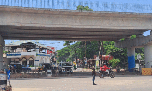 അയത്തിൽ ബൈപാസ് ജങ്ഷൻ; മേൽപാലത്തിനടിയിലൂടെ വാഹനഗതാഗതം അനുവദിക്കണമെന്ന് അയത്തിൽ ബൈപാസ് ജങ്ഷൻ; മേൽപാലത്തിനടിയിലൂടെ വാഹനഗതാഗതം അനുവദിക്കണമെന്ന്