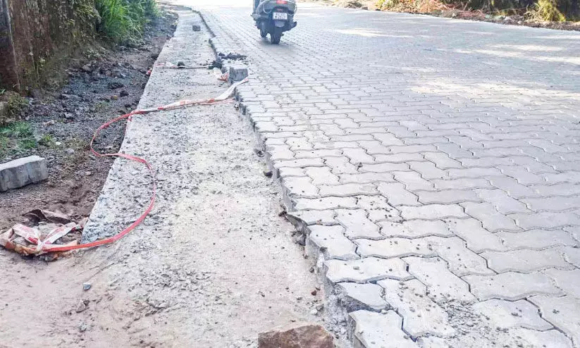 kizhakkambalam-nellad road kizhakkambalam-nellad road