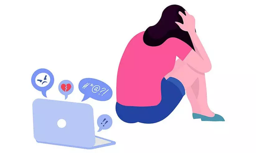 സോഷ്യൽ മീഡിയ വഴി അശ്ലീലസന്ദേശം; വൈദികൻ നിയമനടപടിക്ക്