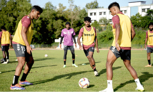 ഇന്ന് തട്ടകപ്പോര്