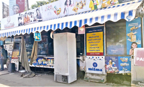 ചായക്കടയായ കെ.എസ്.ആർ.ടി.സി വീണ്ടും കട്ടപ്പുറത്ത്