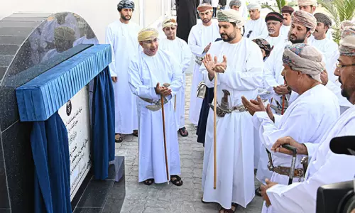 ഫാ​ർ​മ​സ്യൂ​ട്ടി​ക്ക​ൽ ഇ​ൻ​ഡ​സ്ട്രീ​സ്  ഫാ​ക്ട​റി