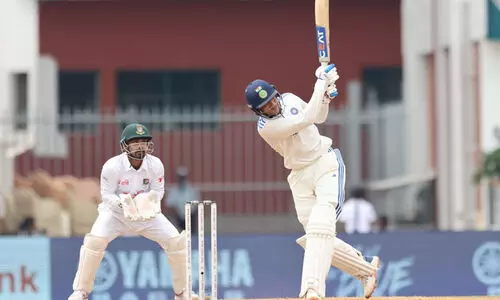 സിക്സർ പറത്തി ഗില്ലിന്‍റെ അർധ സെഞ്ച്വറി; ബംഗ്ലാദേശിനെതിരെ ഇന്ത്യ കൂറ്റൻ ലീഡിലേക്ക്