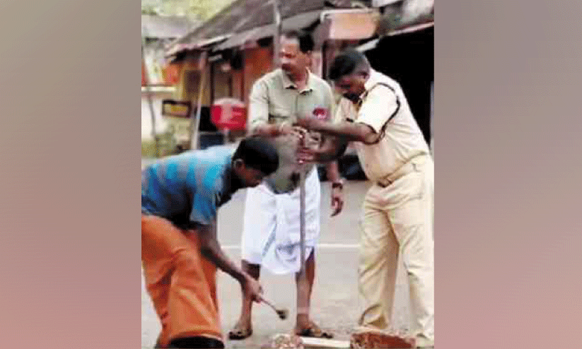 അപകടക്കുഴിയടച്ച് മാതൃകയായി ഹോംഗാർഡ്