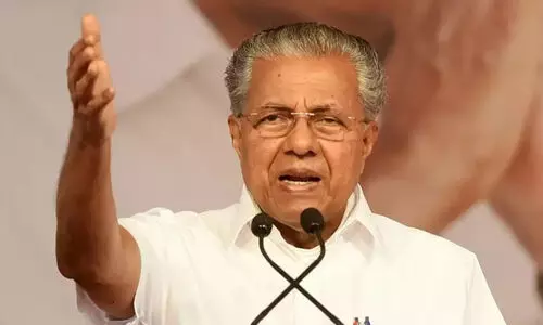 ചിലരെ മാധ്യമങ്ങൾ വല്ലാതെ പൊക്കുന്നു; എത്രകാലമെന്ന് കണ്ടറിയണം -മുഖ്യമന്ത്രി ചിലരെ മാധ്യമങ്ങൾ വല്ലാതെ പൊക്കുന്നു; എത്രകാലമെന്ന് കണ്ടറിയണം -മുഖ്യമന്ത്രി