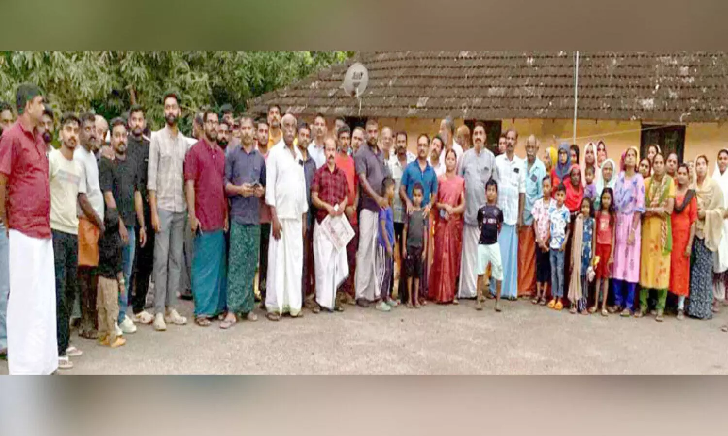 അ​ട​ക്കാ​ക്കു​ണ്ടി​ലെ പു​ലി ശ​ല്യ​ം: പ്ര​തി​ഷേ​ധ​വു​മാ​യി നാ​ട്ടു​കാ​ർ