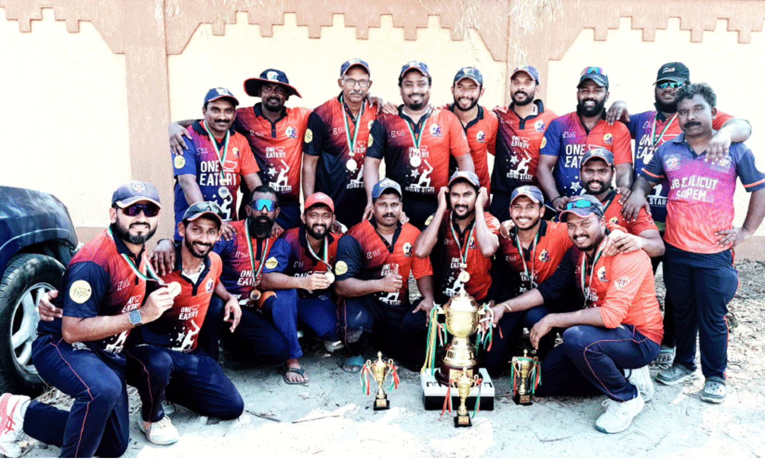 സ​മ്മ​ർ​ക​പ്പ് ക്രി​ക്ക​റ്റ്