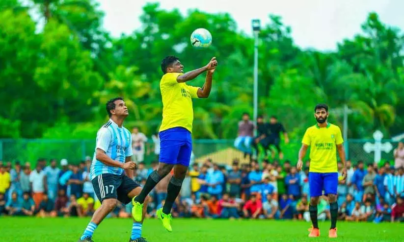 എൻ.പി. പ്രദീപ് കളിക്കളത്തിൽ എൻ.പി. പ്രദീപ് കളിക്കളത്തിൽ