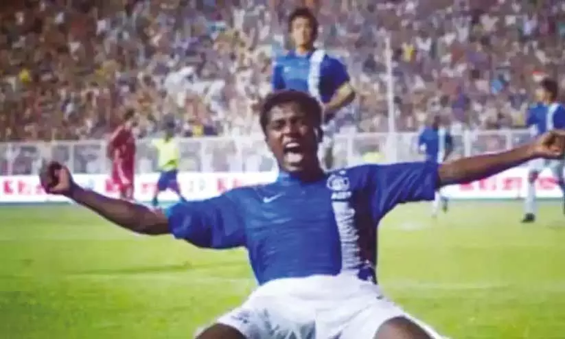 2007 ൽ നെഹ്റു കപ്പ് ഫൈനലിൽ സിറിയക്കെതിരെ ഗോൾ നേടിയ എൻ.പി. പ്രദീപിന്റെ ആഘോഷം 2007 ൽ നെഹ്റു കപ്പ് ഫൈനലിൽ സിറിയക്കെതിരെ ഗോൾ നേടിയ എൻ.പി. പ്രദീപിന്റെ ആഘോഷം