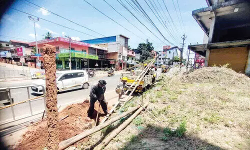 വൈ​ദ്യു​തി വി​ത​ര​ണം: ഏ​രി​യ​ല്‍ ബ​ഞ്ച് കേ​ബി​ള്‍ സ്ഥാ​പി​ക്ക​ൽ ആ​രം​ഭി​ച്ചു