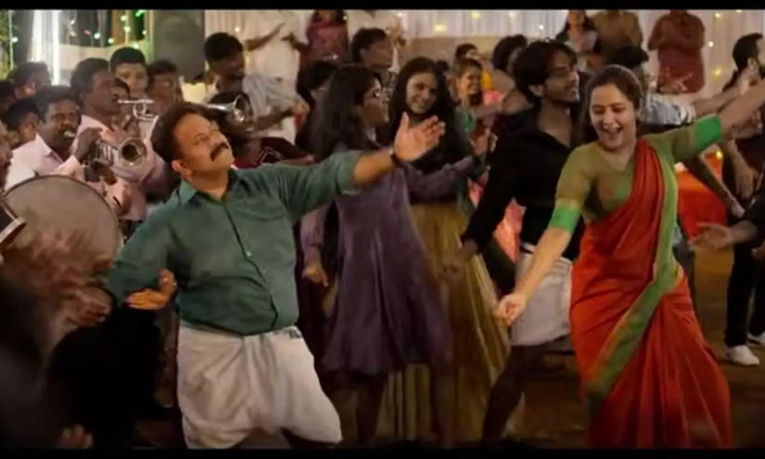 Nalloru Ravinte, Wedding Song From Malayalam Movie Swargam, Out