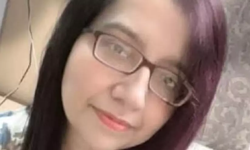 അന്നക്ക് പിന്നാലെ സദാഫ് ഫാത്തിമയും; ബാങ്ക് ജീവനക്കാരിയുടെ മരണം ജോലി സമ്മർദം കാരണമെന്ന് സഹജീവനക്കാർ അന്നക്ക് പിന്നാലെ സദാഫ് ഫാത്തിമയും; ബാങ്ക് ജീവനക്കാരിയുടെ മരണം ജോലി സമ്മർദം കാരണമെന്ന് സഹജീവനക്കാർ