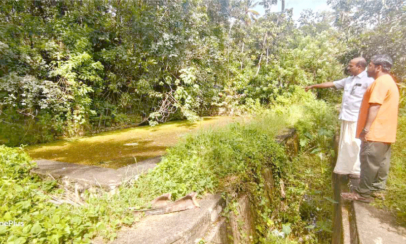 അഴൂരിൽ ജലസ്രോതസുകൾ നാശത്തിന്‍റെ വക്കിൽ