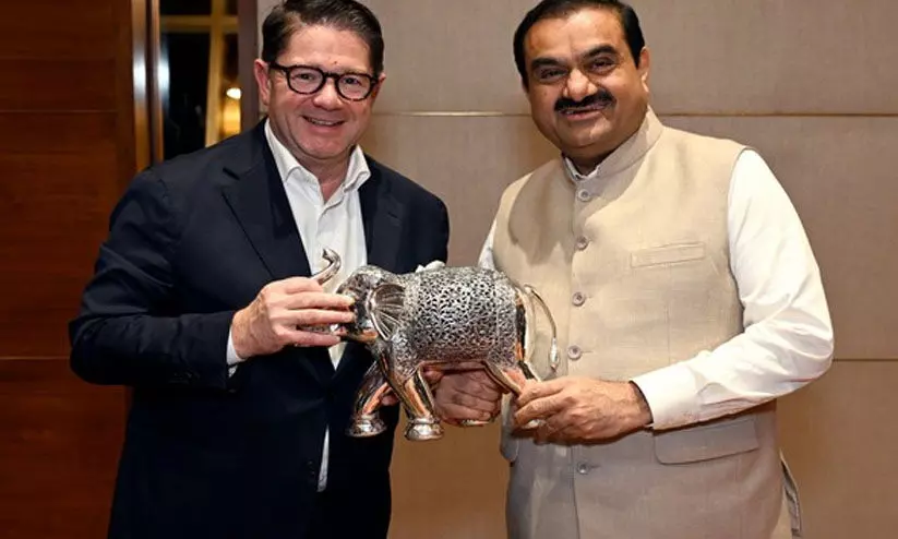 ബൊംബാർഡിയർ വിമാനക്കമ്പനിയുമായി ചർച്ച നടത്തി അദാനി; ശക്തമായ സ്വാശ്രയ ഇന്ത്യക്കുവേണ്ടിയെന്ന് ബൊംബാർഡിയർ വിമാനക്കമ്പനിയുമായി ചർച്ച നടത്തി അദാനി; ശക്തമായ സ്വാശ്രയ ഇന്ത്യക്കുവേണ്ടിയെന്ന്