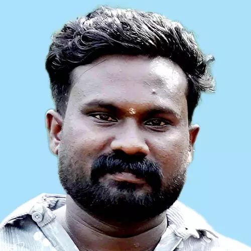 യു​വാ​വ് വീ​ട്ടി​ൽ  മ​രി​ച്ച​നി​ല​യി​ൽ