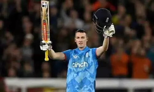 കപ്പിത്താന്‍റെ ഇന്നിങ്സ് കളിച്ച് ഹാരി ബ്രൂക്ക്; ഓസീസിനെതിരെ ഇംഗ്ലണ്ടിന്‍റെ തിരിച്ചുവരവ്