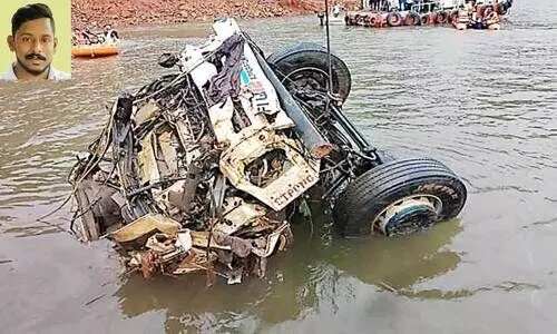 അ​ർ​ജു​ൻ മ​ട​ങ്ങു​ന്നു ക​ണ്ണുന​ന​ച്ച്