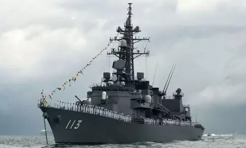 തായ്‌വാൻ കടലിടുക്കിലൂടെ ആദ്യമായി സഞ്ചരിച്ച്   ജപ്പാൻ യുദ്ധക്കപ്പൽ