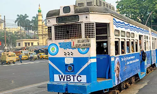 ഗു​ഡ്ബൈ ട്രാം; കൊൽക്കത്തയിലെ ‘റോ​ഡ് ട്രെ​യി​ൻ’ ഒ​ന്ന​ര​ നൂ​റ്റാ​ണ്ടിന്റെ യാത്രക്ക് വിരാമമിടുന്നു