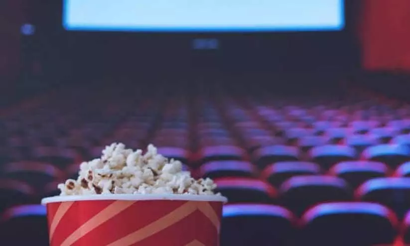 Multiplex Association refutes Karan Johars Rs 10,000 claim: The average familys cost at a multiplex is Rs 1,560 Multiplex Association refutes Karan Johars Rs 10,000 claim: The average familys cost at a multiplex is Rs 1,560