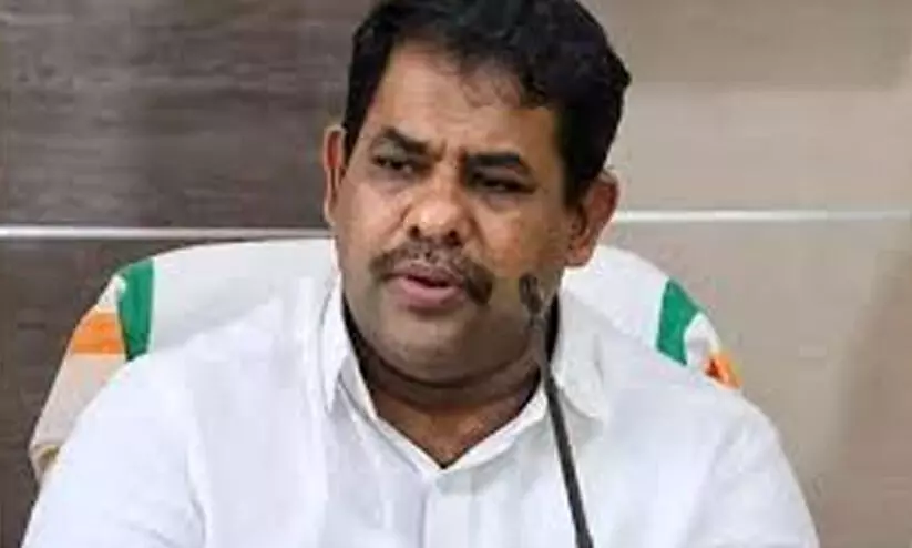 പിണറായി വിജയൻ ഇനിയും മുഖ്യമന്ത്രിയായി തുടരുന്നത് അപഹാസ്യം -റസാഖ് പാലേരി