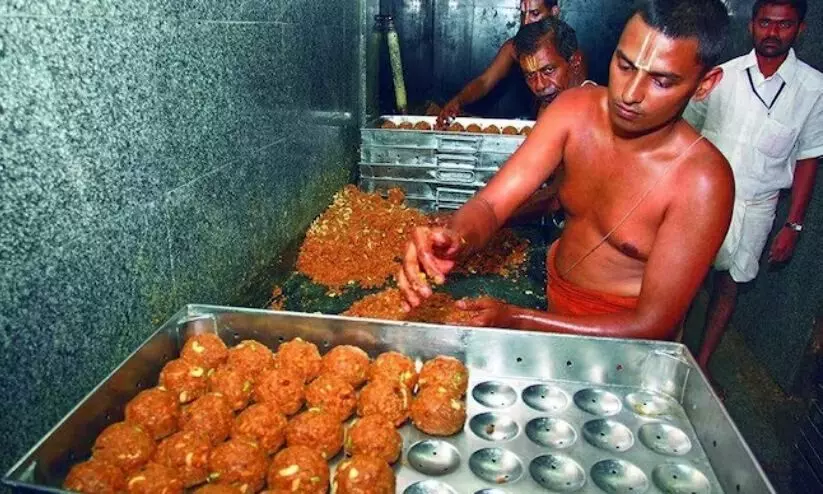 തിരുപ്പതി ലഡുവിലെ മൃഗക്കൊഴുപ്പ്: അന്വേഷിക്കാൻ പ്രത്യേക സംഘം തിരുപ്പതി ലഡുവിലെ മൃഗക്കൊഴുപ്പ്: അന്വേഷിക്കാൻ പ്രത്യേക സംഘം