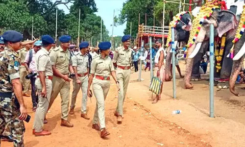 കേ​ര​ള പൊ​ലീ​സി​ലെ ആ​ർ.​എ​സ്.​എ​സ് സാ​ന്നി​ധ്യം പ​രി​ശോ​ധി​ക്ക​ണം