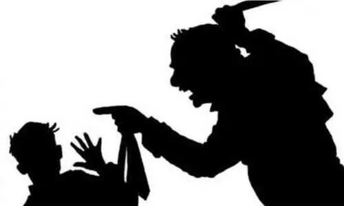 ബാഗ് മറന്നതിനെച്ചൊല്ലി വിദ്യാർഥിയെ ക്രൂരമായി മർദിച്ച് അധ്യാപകൻ