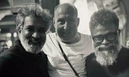 പുഷ്പ രാജിനെ കാണാൻ രാജമൗലി