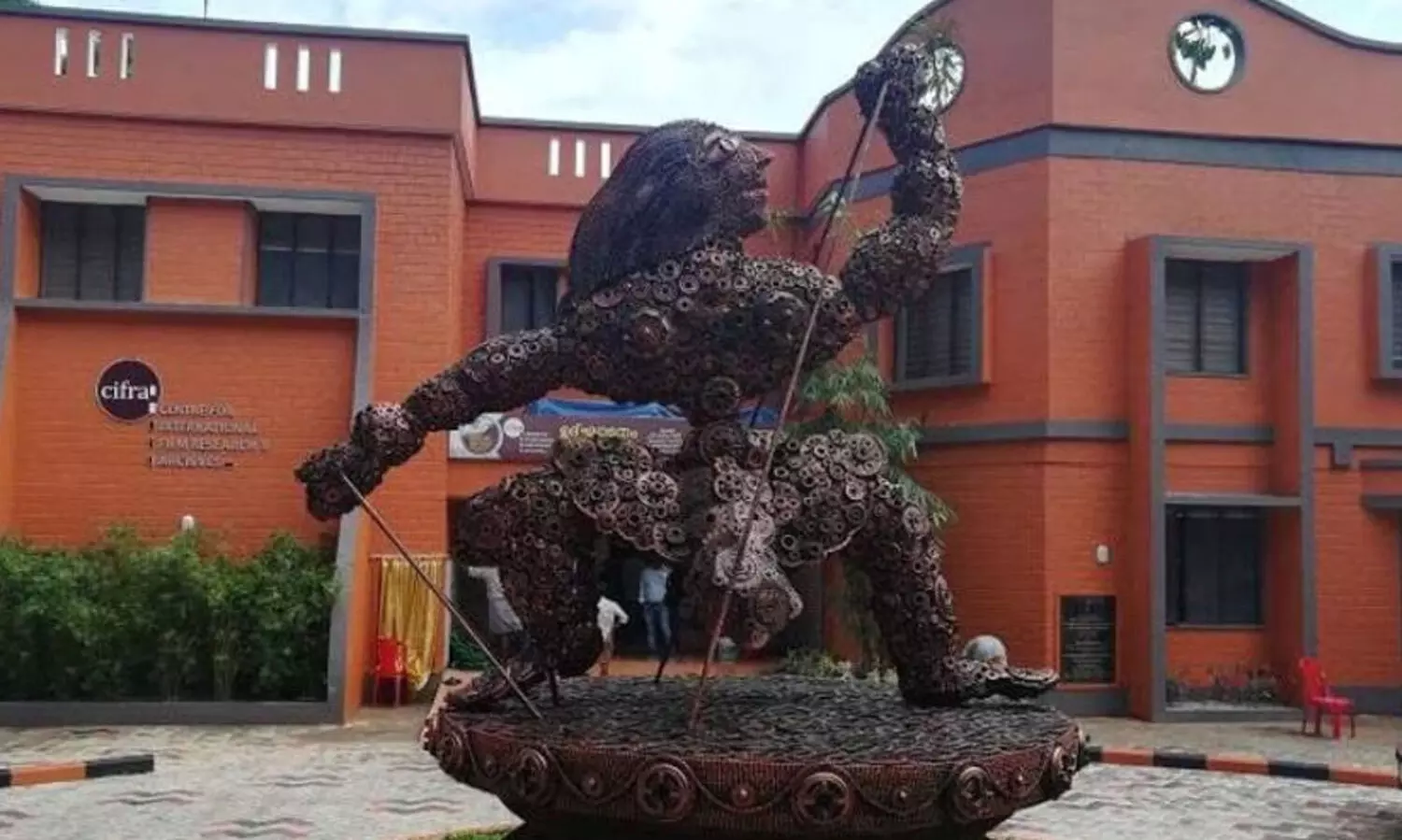 ചലച്ചിത്ര അക്കാഡമിയുടെ ബില്ലുകളിലും വൗച്ചറുകളിലും അപാകതകളെന്ന് റിപ്പോർട്ട്