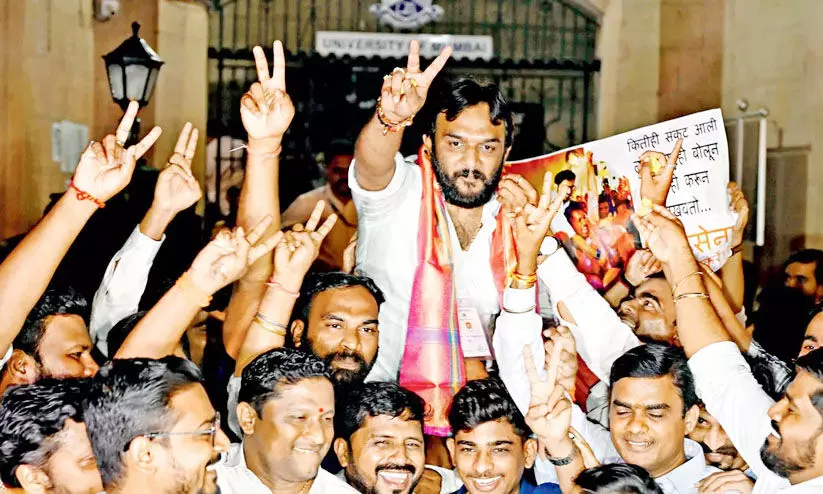 മഹാരാഷ്ട്രയിൽ യുവജനങ്ങൾ ബി.ജെ.പിയിൽനിന്ന് അകലുന്നു?; മുംബൈ സർവകലാശാല സെനറ്റ് തെരഞ്ഞെടുപ്പ് തൂത്തുവാരി യുവസേന മഹാരാഷ്ട്രയിൽ യുവജനങ്ങൾ ബി.ജെ.പിയിൽനിന്ന് അകലുന്നു?; മുംബൈ സർവകലാശാല സെനറ്റ് തെരഞ്ഞെടുപ്പ് തൂത്തുവാരി യുവസേന